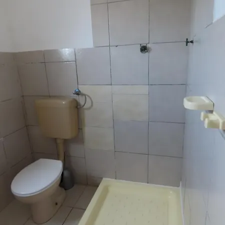 Apartment Robinson House Am Meer, Kuca Naranca *