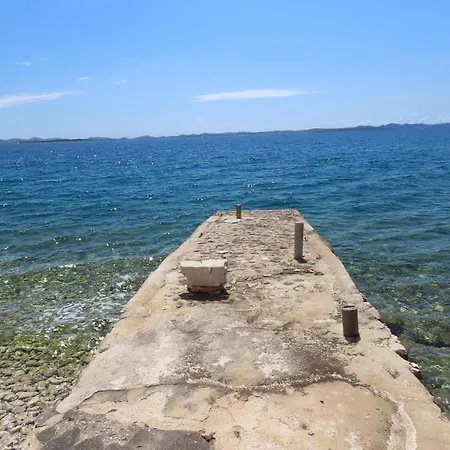 Robinson House Am Meer, Kuca Naranca * Banj